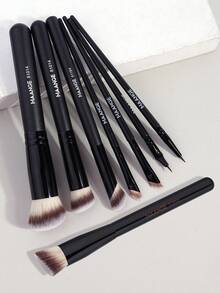 MAANGE 5/8/10 Peças Conjunto de Pincéis de Maquiagem Profissionais Macios e Amigáveis à Pele, Inclui Pincel de Pó, Pincel de Blush, Pincel de Corretivo, Pincel de Contorno, Pincel de Nariz, Pincel de Base, Pincel de Detalhe, Pincel de Rosto, Pincel de Sombra, Pincel de Delineador, Feito de Cabelo Sintético Natural, Confortável e Durável, Adequado para Maquiagem Facial Diária, Pode Aplicar Cosméticos Líquidos, Cremosos ou em Pó, Crie uma Aparência de Maquiagem Perfeita. Adequado para Mulheres, Mães, Esposas, Irmãs, Meninas, Amigas, Etc. - Preto - Visão 6