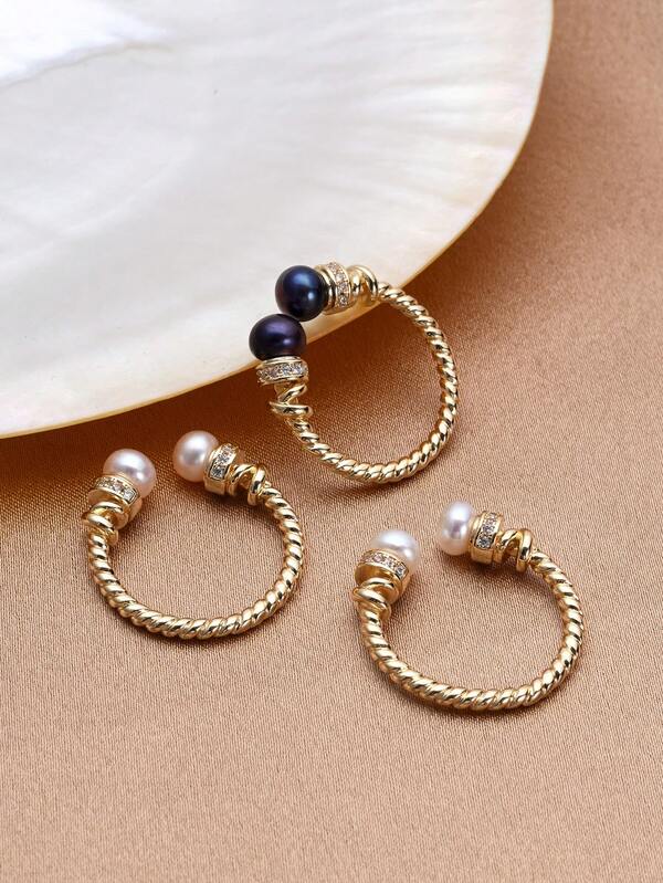 خاتم مفتوح مطلي بالذهب الأصفر عيار 18 قيراط مزين بخرز اللؤلؤ الطبيعي والزركونيا المكعبة، مناسب للارتداء اليومي للنساء