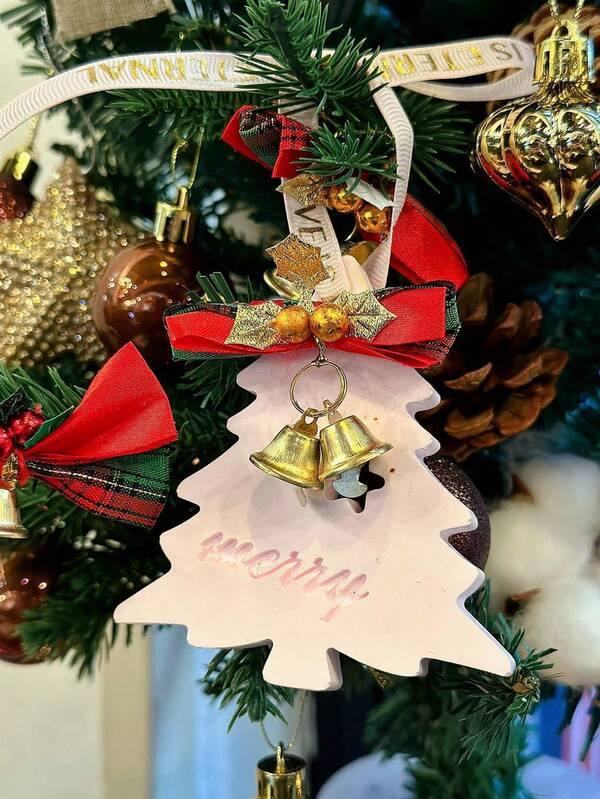 1pc Christmas Car Fragrance Clip Decor, Christmas Tree Shaped, Suitable For Christmas Tree/Wardrobe/Car/Bedroom/Bathroom/Living Room, Hanging Ornament And Top Decor