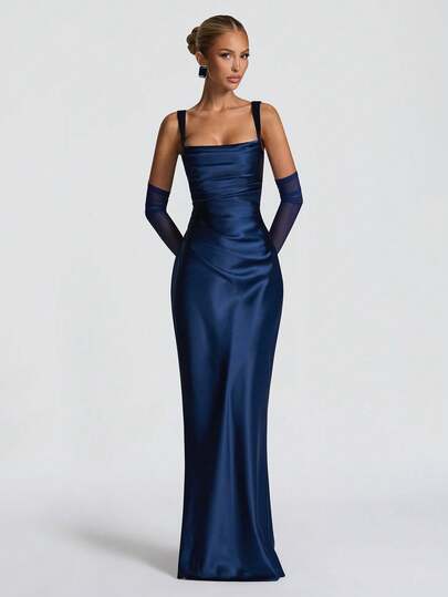 Elegante abito da sera aderente in raso con vita stretta, vestito lungo per Ognissanti, festa cocktail, festa di Natale