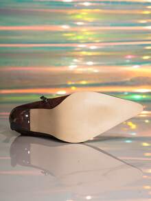 Nuovi stivali alti al ginocchio con tacco alto color marrone caffè, punta affusolata, alla moda ed eleganti, design minimalista, tacco alto con fodera termica