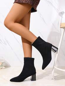 2025秋冬新款女款弹力面料踝靴 | 尖头中跟粗跟 | 百搭修身中筒 | 慵懒一脚蹬 | 日常通勤，时尚优雅范儿 - 黑色 - 查看 4