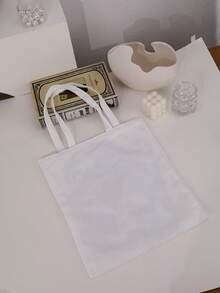 حقيبة تسوق قوية للغاية، قابلة للطي وإعادة الاستخدام، مناسبة للتخزين اليومي في الحقائب/الحقائب اليدوية، وسهلة الاستخدام عند الحاجة. إنها عادية وأنيقة، مريحة وبسيطة، وملائمة للغاية لحقائب التسوق للمشتريات الكبيرة