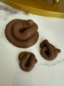 1 件逼真柔软可弯曲的假大/小狗屎，适用于万圣节、圣诞节、新年、愚人节、情人节、朋友聚会、生日派对、恶作剧礼物、摄影道具 - 彩色 - 查看 9