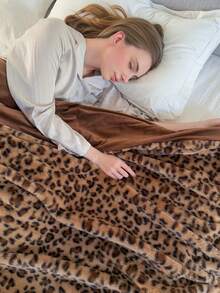 1 Peça Cobertor Felpudo Estampado de Onça de Dupla Camada - Macio, Quente, Elegante, Adequado para Todas as Estações | Ótimo para Sofá, Decoração Doméstica, Viagem ou Uso no Escritório, Acessório de Decoração Doméstica | Design de Estampa Animal | Manta Jacquard Tricotada