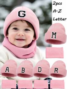 Set de 2 piezas de gorro de punto con patrón de 26 letras y bufanda para bebé niño y niña, gorro de invierno suave con letras A-Z, bufanda para calentar el cuello para niños, adecuado para mantener el calor en otoño e invierno tanto en interiores como en exteriores