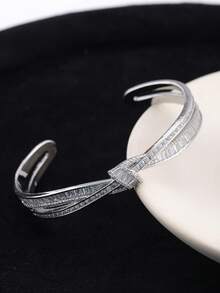 1 pieza Diseño de corbata de moño asimétrico con circonita cúbica brillante de lujo estilo europeo y americano, sensación de alta gama, adecuado para novia, banquete y uso diario para mujeres