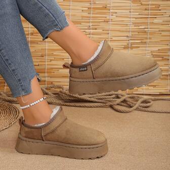 Damskor med tjock sula och halkfria snöstövlar, termiskt fodrade vinterskor, nya tjocka och varma vinterskor med kort rör, halkfria puffiga vinterskor, pälsiga skor med tjock botten