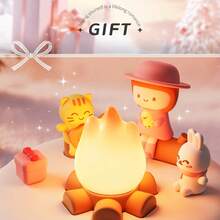 1 صندوق موسيقى عيد الميلاد قابل للشحن عبر USB، مزود بوظيفة تعتيم ذكية وإضاءة جو التنفس، مع وظيفة الموسيقى، مناسب للديكور الداخلي، ديكور مكتبي جميل، مناسب لإهداء هدايا عيد الميلاد أو أعياد الميلاد لأصدقائك، مناسب لاستخدام غرفة النوم، وهو إضاءة ليلية عملية.