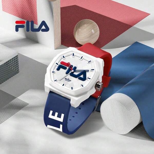  Reloj deportivo FILA - Caja de polígono audaz, correa bicolor y esfera con textura marcada | Diseñado para el movimiento y el estilo urbano