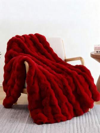 1pc Solid Colour Plush Blanket, Multiple Color Options, Ultra-Plush Fluffy Texture, Skin-Friendly & Warm, Lightweight Yet Cozy, Machine-Washable & Anti-Pilling, Perfect For Sofa Snuggling, Travel Companion, Room Decor, Autumn Decor, Winter Decor