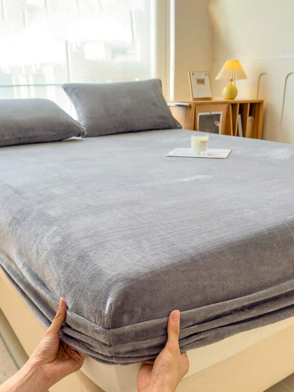 1 Soft, Cozy Crystal Velvet Fitted Sheet 3 Pieces Set (1*Fitted Sheet + 2*Pillow Shams), Machine Washable, Suitable For Bedroom & Guest Room, All Season