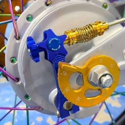 通用型CNC铝合金后刹车杆及刹车回位弹簧，安装简便，适用于CRF、川崎、铃木、阿普利亚、杜卡迪、凯旋、Pulsar RS200、Boxer CT100、NKD等摩托车，附后刹车工具