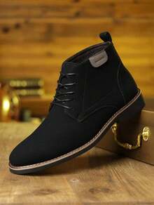 Men's Suede Lace-Up Chukka Ankle Boots, Stitching Perforated Detail Non-Slip Wear-Resistant Sole Comfortable Business Casual Dress Boots For Daily Commute, Office Work, Fall Winter Daily Wear And Formal Occasions - 黑色 - 查看 1