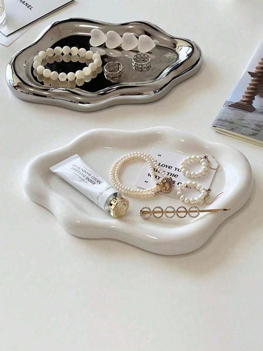 日式极简主义ins风多巴胺爱心花云不规则创意首饰托盘，耳环项链收纳盘，首饰摄影家居装饰首饰盒，花卉首饰盒，装饰展示及摄影道具首饰盒，首饰盒，女士及女孩首饰收纳盒，首饰架，情人节，粉色，爱心，节日礼物