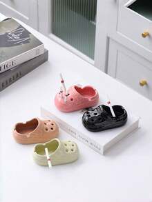 Cendrier unique en forme de sabot en céramique douce, décorations de Noël, convient pour l'hiver, pour le réapprovisionnement de fin d'année, design de simulation d'outils quotidiens, idéal pour la décoration de la maison, du bureau et de l'hôtel, cadeau parfait pour la Saint-Valentin, le Nouvel An et pièce de collection pour le Nouvel An lunaire