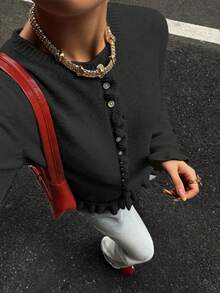 2025 nouveau Pull tricoté élégant à col rond, avec volants superposés et plissés pour femmes. Polyvalent et décontracté, pour l'automne/l'hiver, de couleur gris unicolore