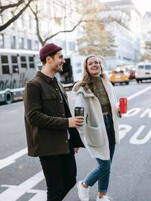 1 pièce Tasse à café isotherme en acier inoxydable de 500 ml avec manchon antidérapant, sous vide scellé, convient pour les boissons chaudes et froides, conçue pour les hommes et les femmes, disponible en plusieurs couleurs modernes