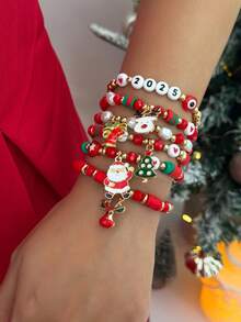 Juego de 6/7 piezas de pulsera de arcilla polimérica multicapa con elementos navideños coloridos y cuentas con letras, pulsera personalizada con colgante creativo de árbol de Navidad, muñeco de nieve y ciervo, pulsera elástica con diseño de Papá Noel y gorro/zapato de Papá Noel, adecuado para uso diario, citas, fiestas y regalos festivos para mujeres