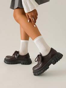 1 Pair Solid Color Casual PU Leather Bat Wing Halloween Flats, Black Versatile Round Toe Thick Sole Retro Mary Jane Shoes For Women - Brown - View 9