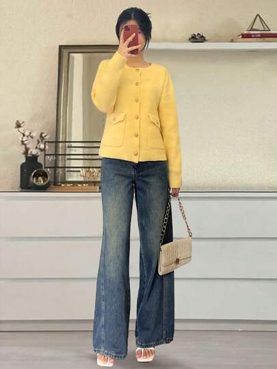 Women's Fashionable Casual Comfortable Solid Color Button Detail Sweater Cardigan Round-Neck Pocket Detail Long-Sleeve Cardigan Sweaters For Women Simple Yet Stylish Fall/Winter Clothes For Women Tops