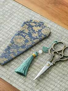 欧式经典复古镀铜不锈钢剪刀，带收纳袋，用于线、绣花、缝纫工艺品，缝纫用品配件，工艺剪刀美容工具复古小剪刀 - 青銅色剪刀+藍色剪套+綠色流蘇 - 查看 3