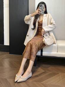 Décolleté con decorazione di perle a punta, scarpe da lavoro comode con tacco a zeppa nascosto, eleganti scarpe da pendolare per signora, scarpe da sposa, ballerine slim fit traspiranti e alla moda per donna