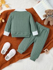 2 件套幼儿男童熊图案 Polo 衫和松紧腰休闲裤套装，秋冬 - 綠色 - 查看 2