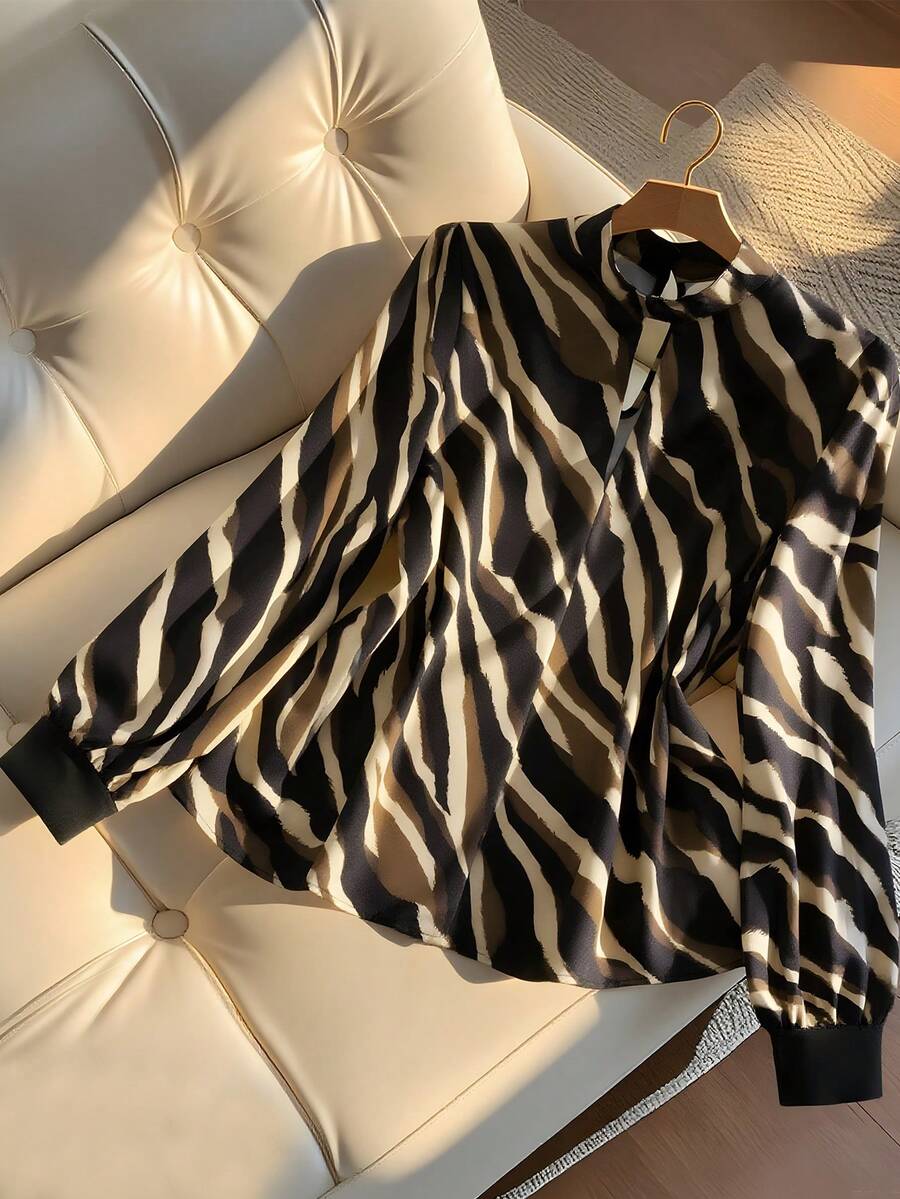 女士长袖斑马纹衬衫，秋季休闲款，小V领长袖上衣，适合日常休闲穿着和旅行度假。 - 斑馬紋 - 查看 1