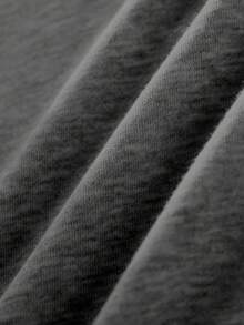 女士加大码蝴蝶结卫衣 - 灰色底粉色滚边，“做你自己”印花，舒适连帽套头衫，适合秋冬季节穿着，可机洗，休闲百搭，适合日常穿着、外出、聚会、上学、参加音乐节、度假、通勤等场合。可作为礼物送给家人、男友、女友、朋友，也是女孩冬季必备的春季卫衣。 - 深灰色 - 查看 4