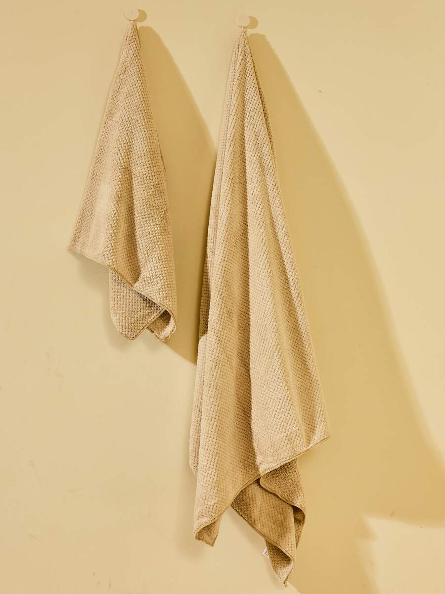 Cirelle 1/2pcs (Light & Thin) Solid Color Pineapple Textured Coral Fleece, Convenient Towel Or Bath Towel, Ultra-Soft Absorbent Quick-Drying Bathroom Towel, Please Select Your Needed Size Back To School For Beauty Salon Home Bathroom