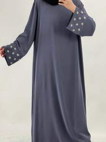 1 件新款时尚奢华菊花刺绣袖设计穆斯林女式长袍，适合女性日常穿着，经典百搭穆斯林吉尔巴布长袍 - 彩色 - 查看 36