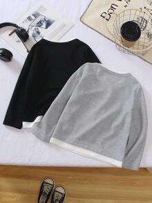 2 件装年轻男孩 V 领 T 恤，黑色和灰色，白色拼布华夫格纹理，打造 2 合 1 效果