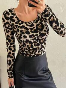 Women's Autumn New Leopard Print Scoop Neck Fitted Long Sleeve T-Shirt, All-Over Leopard Print, Polyester, Suitable For Casual, Vacation, Evening, Beach Wear In Autumn/Winter
