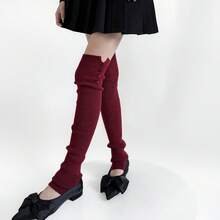 Cubiertas de pierna versátiles y de moda para otoño e invierno, con rodilleras cálidas y diseño de botón alto en la pierna. Calcetines largos de color blanco leche apilados sobre las rodillas - Camello de arroz - Ver 3