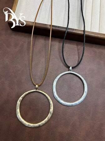 1pc Vintage Style Round Pendant Necklace, Retro Gold/Silver Color, Suitable For Women/Girls To Match Daily Outfits, Party Accessories, Jewelry, Gift For Family/Friends/Yourself