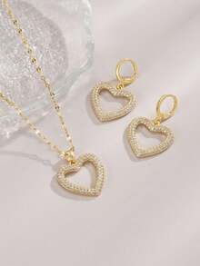 1 件不锈钢水钻心形项链，1 对不锈钢水钻心形耳环，黄金首饰，不锈钢首饰，金项链，金耳环