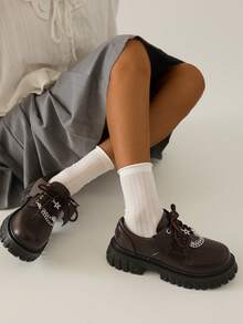 1 Pair Solid Color Casual PU Leather Bat Wing Halloween Flats, Black Versatile Round Toe Thick Sole Retro Mary Jane Shoes For Women - Brown - View 11