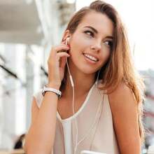 表带，女式超薄皮革表带，兼容 1/2/3/4/5/6/7/8/9/10/SE/Ultra 系列，经典时尚设计，可调节腕带，适合 38 毫米 40 毫米 41 毫米 42 毫米 44 毫米 45 毫米 49 毫米，商务休闲装，配饰 - 白色 - 查看 4