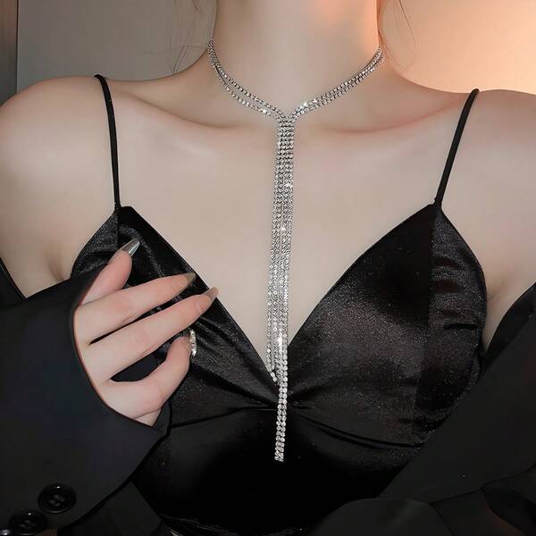 Unique European & American Style Double-Layered Clavicle Chain With Diamonds Featuring Extra-Long Tassels That Sway With Sparkling Diamond Glimmers, This Piece Boasts A Sleek Long-Length Design. Blending Light Luxury Appeal, It Seamlessly Suits Both Daily Wear And Work Occasions-Effortlessly Elevating Your Outfit's Sophistication.