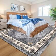 Una alfombra de área, recientemente actualizada a una especificación de alto peso de 950g/m², presenta un diseño de textura de terciopelo denso que mejora significativamente la comodidad bajo los pies. Cuenta con propiedades antidecoloración y antiabrasión, con partículas antideslizantes reforzadas en la parte inferior para mejorar el agarre y garantizar la estabilidad sin desplazamiento. Alfombra de cocina - Multicolor - Ver 3