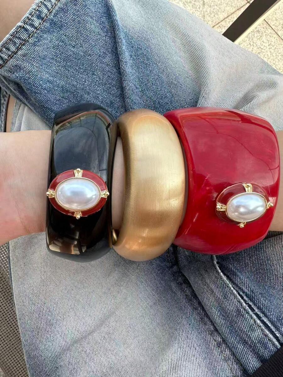 3pcs Vintage Style Valentine's Day Carnival Holiday Red & Black Wide Asymmetrical Resin Bracelets With Pearl Decor, Brushed Gold Bracelets, Women's Fashion Jewelry, Best Gift Choice For Eid, Perfect Gift For Mom, Daughter, Sister Or Girlfriend On Valentine's Day, Birthday, Christmas And Anniversary