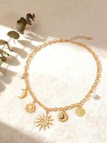 1 Stück Retro Sonne, Mond & Strahlungsspirale Legierung Halskette, eine Damenkette für das Schlüsselbein. Sie schmeichelt den Schlüsselbeinlinien, besteht aus strapazierfähigem und widerstandsfähigem Material und hat ein einzigartiges auffälliges Design. Geeignet für den täglichen Lässig-Stil, Retro-Themen-Partys/-Veranstaltungen, als Geschenk zu Geburtstagen, Valentinstag und Muttertag sowie für Retro-inspirierte Bürooutfits.