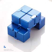 Tecforood 金属魔方指尖玩具，便携式多面翻转益智魔方，缓解压力、焦虑和注意力缺陷多动症，耐用金属感官桌面玩具，帮助集中注意力、放松身心、激发创造力和进行脑力训练，创新手持益智魔方，适合办公桌、旅行、学习和日常娱乐，独特的益智游戏和解闷神器。