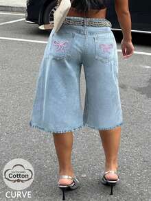 Plus Size Women Bow Embroidery Design Loose Denim Capri Pants - Light Wash - View 2