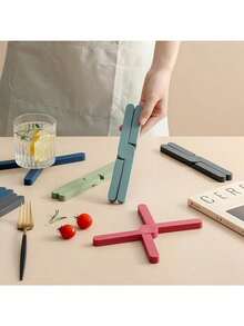 1pc Foldable Heat-Resistant Mat, Kitchen Pot Holder Pad, Silicone Non-Slip Trivet For Hot Dishes And Pans, Cross Design - Multicolor - View 4