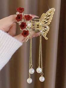 1 pieza Clip de pelo con mariposa, borla larga y perla falsa de estilo de moda, clip de pelo con flor aterciopelada, accesorio de pelo de lujo y elegante con rhinestone, adecuado para uso diario, deportes, vacaciones, viajes, playa, fiestas, regreso a la escuela, graduación, vacaciones, regalo de Navidad. Accesorios de pelo con pinzas de garra de animal, moda de otoño, pinza de pelo de invierno (longitud de borla aleatoria)