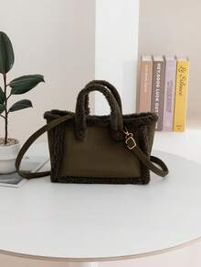 女士毛绒斜挎包手提包，秋冬新款时尚优雅可爱柔软仿麂皮托特包大容量单肩包，可调节肩带，是女性休闲外出和日常使用的完美礼物，新款女士皮草包