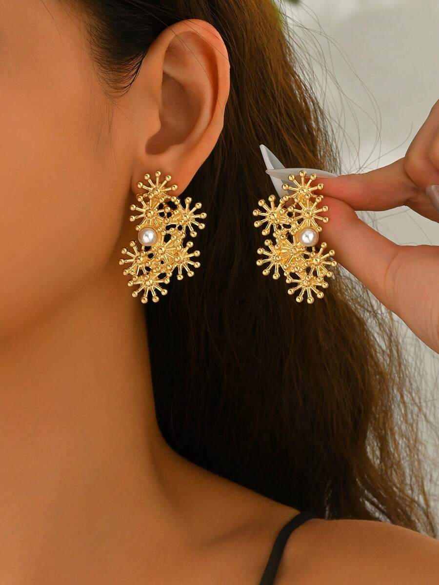 1 Par de Brincos Exagerados de Design Assimétrico na Cor Dourada, Acessório Fashionista para Mulheres, Adequado para Festa, Banquete e Uso Diário - Dourado - Visão 1