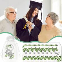 90 zestawów breloków z motywem drzewa życia (30 sztuk), w tym 30 zielonych kartek z podziękowaniami, 30 białych woreczków organzowych i 30 metalowych breloków z otworami. Prezenty na Święto Dziękczynienia i Dzień Nauczyciela z okazji ukończenia szkoły, prezenty z okazji nagród i wsparcia dla zespołu oraz prezenty rocznicowe dla sklepu. Akcesoria do toreb, smycze z uchwytem na identyfikator, akcesoria samochodowe, zawieszki do toreb, świąteczne akcesoria samochodowe, pomysły na prezenty dla przyjaciółki i siostry.